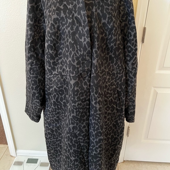 Black and gray leopard print coat,can from another posher but I never wore it - Picture 1 of 9